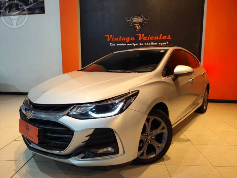 CHEVROLET - CRUZE 1.4 TURBO LTZ SPORT6 16V FLEX 4P AUTOMÁTICO - 2021/2022 - PRATA - R$ 117.900,00