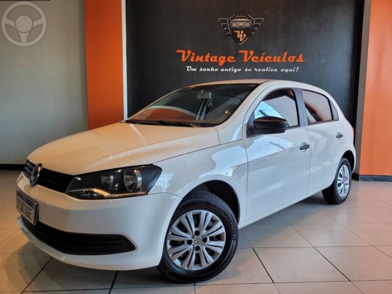 VOLKSWAGEN - GOL 1.0 MI CITY 8V FLEX 4P MANUAL G.IV - 2014/2015 - BRANCA - R$ 41.900,00