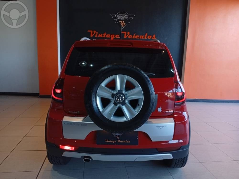 VOLKSWAGEN - CROSSFOX 1.6 MI FLEX 8V 4P MANUAL - 2010/2011 - VERMELHA - R$ 46.900,00