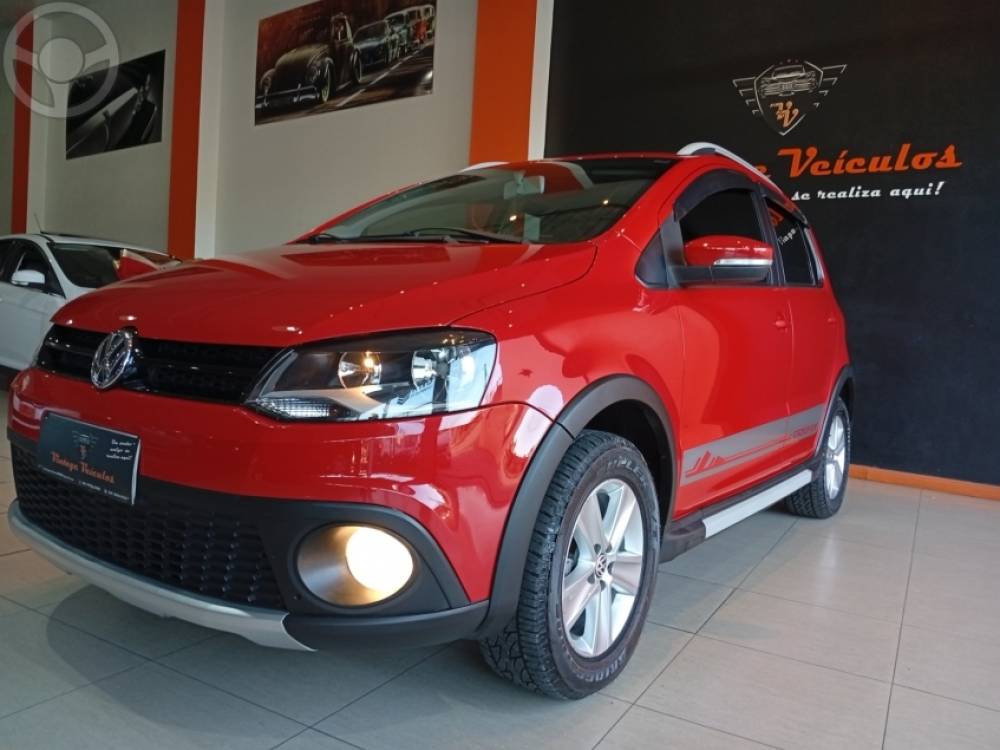 VOLKSWAGEN - CROSSFOX 1.6 MI FLEX 8V 4P MANUAL - 2010/2011 - VERMELHA - R$ 46.900,00