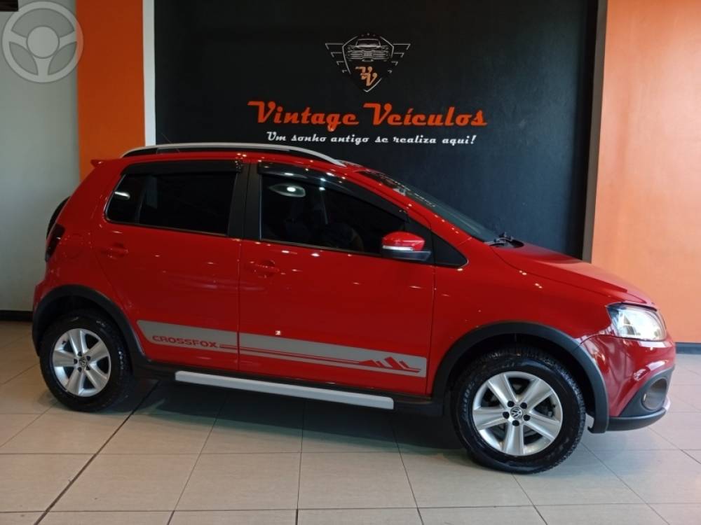 VOLKSWAGEN - CROSSFOX 1.6 MI FLEX 8V 4P MANUAL - 2010/2011 - VERMELHA - R$ 46.900,00