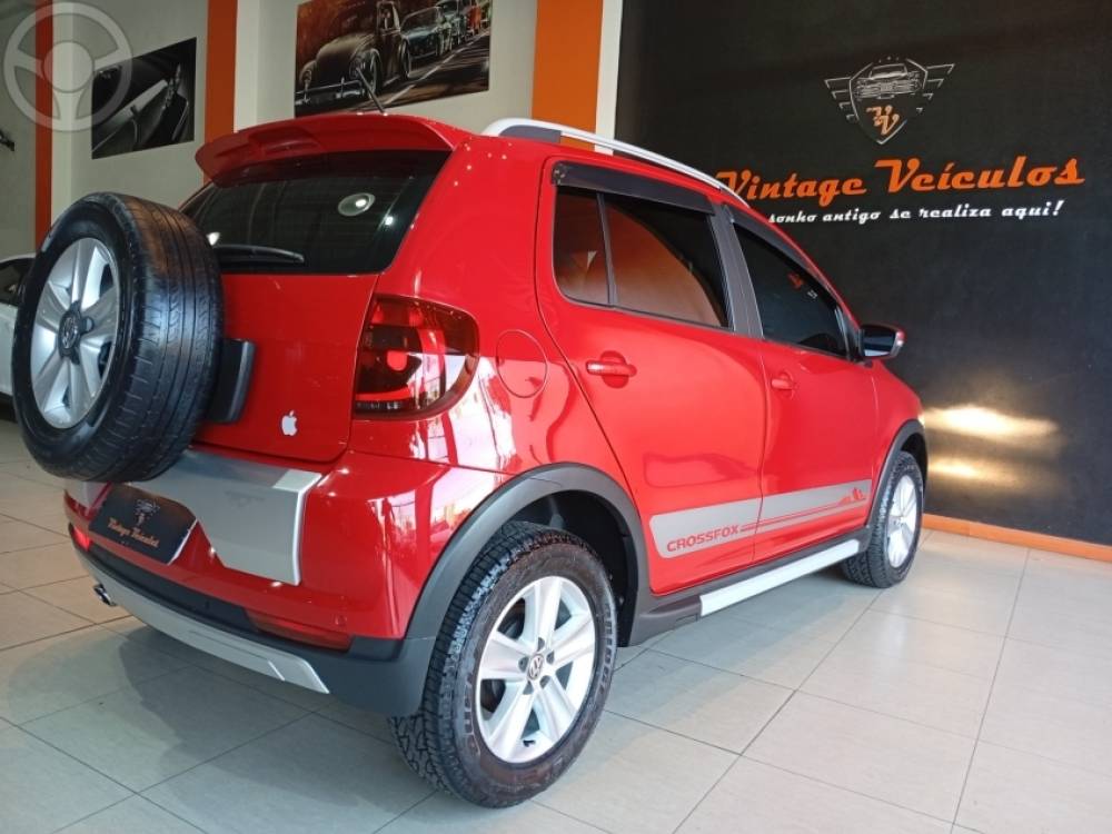 VOLKSWAGEN - CROSSFOX 1.6 MI FLEX 8V 4P MANUAL - 2010/2011 - VERMELHA - R$ 46.900,00