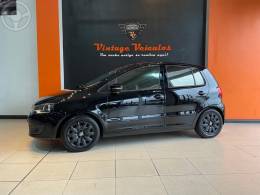 VOLKSWAGEN - FOX 1.0 MI 8V FLEX 4P MANUAL - 2012/2013 - PRETA - R$ 37.900,00