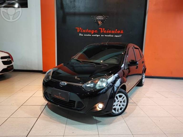 FORD - FIESTA 1.6 MPI CLASS HATCH 8V FLEX 4P MANUAL - 2012/2013 - PRETA - R$ 35.900,00