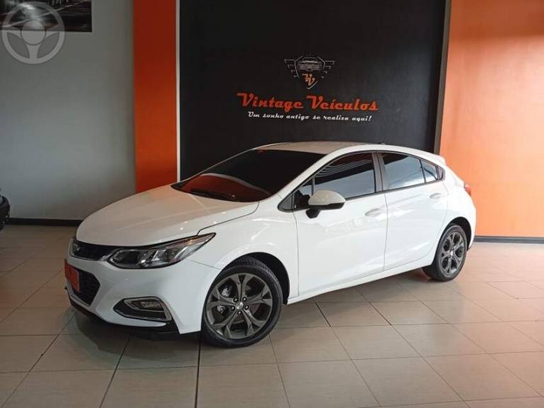 CHEVROLET - CRUZE 1.4 TURBO LT 16V FLEX 4P AUTOMÁTICO - 2017/2018 - BRANCA - R$ 84.900,00