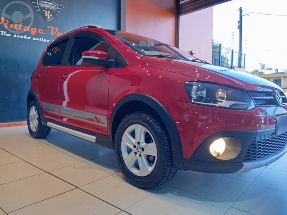 VOLKSWAGEN - CROSSFOX 1.6 MI FLEX 8V 4P MANUAL - 2010/2011 - VERMELHA - R$ 46.900,00